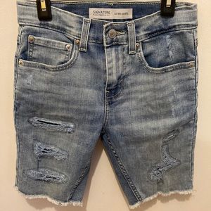 Levi’s Signature Cut Off Shorts - 12